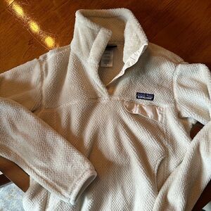 Pullover Patagonia fleece. Good condition.